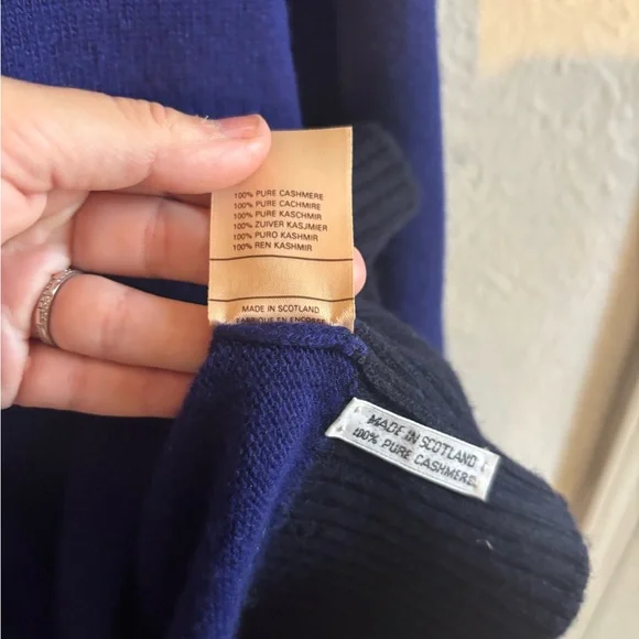 Vintage Chanel Navy Blue Women's Cardigan Sweater 100% Cashmere size 1 - Picture 8 of 11